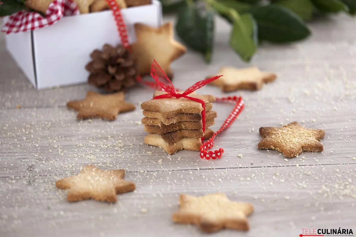 estrelinhas de manteiga e amêndoa