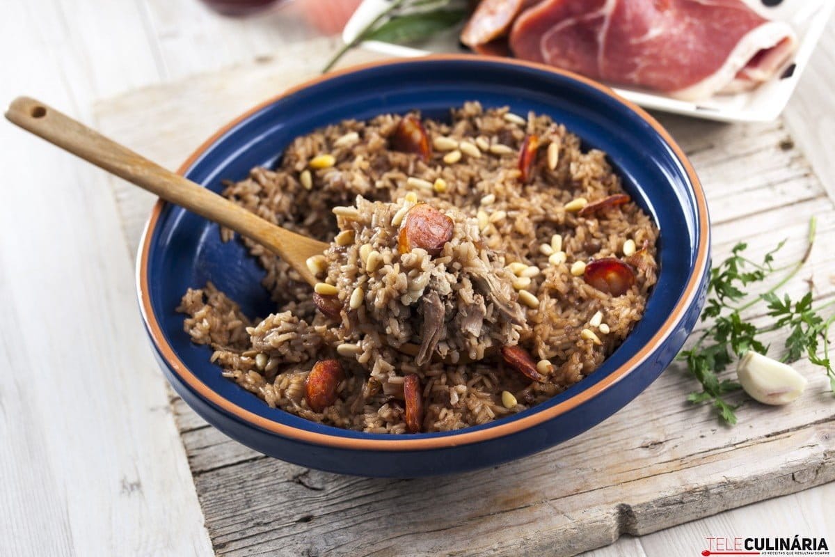 Arroz de pato com pinhões