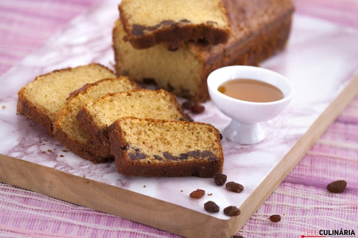 bolo-de-mel-e-passas