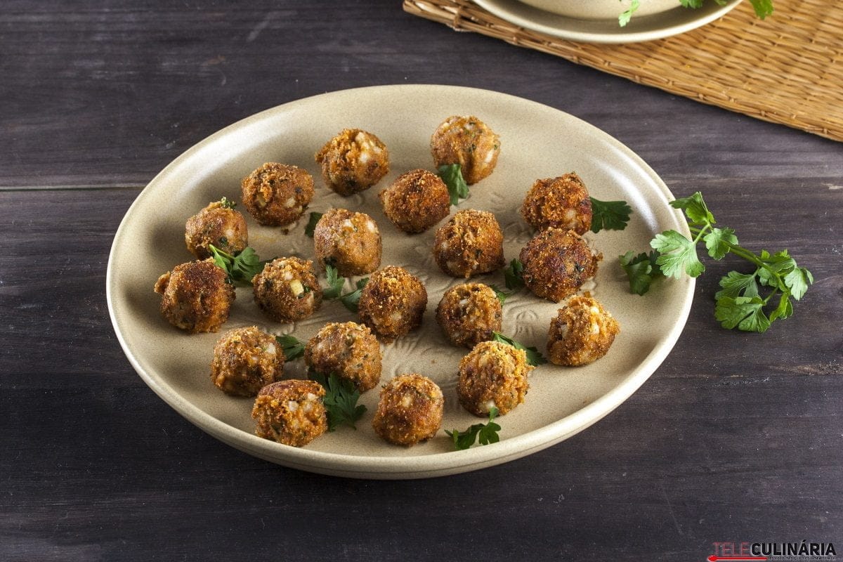 croquetes de alheira e pêra