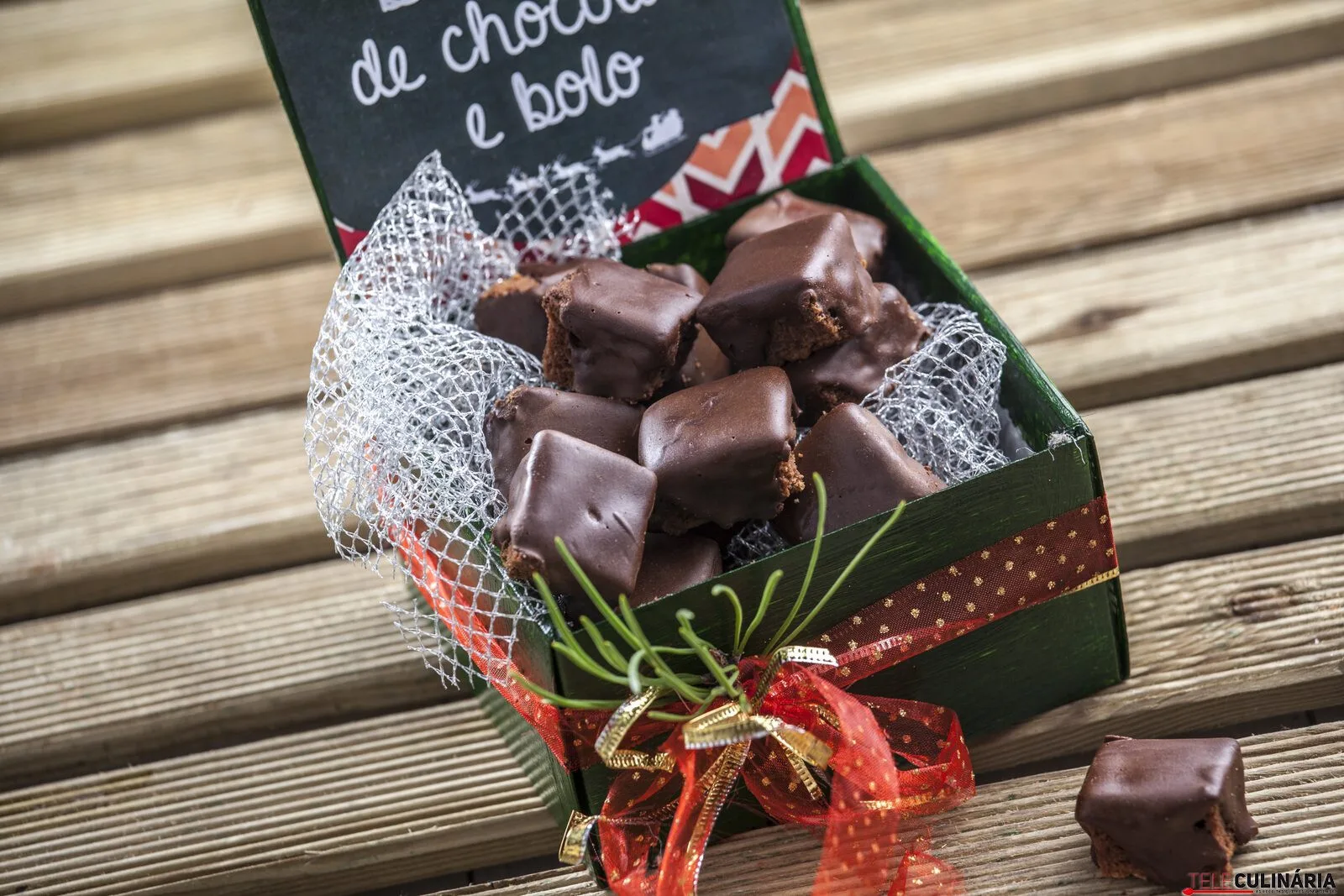 Bombons de chocolate e bolo