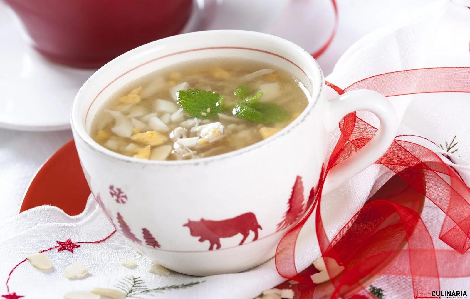 Canja de peru com ovos picados