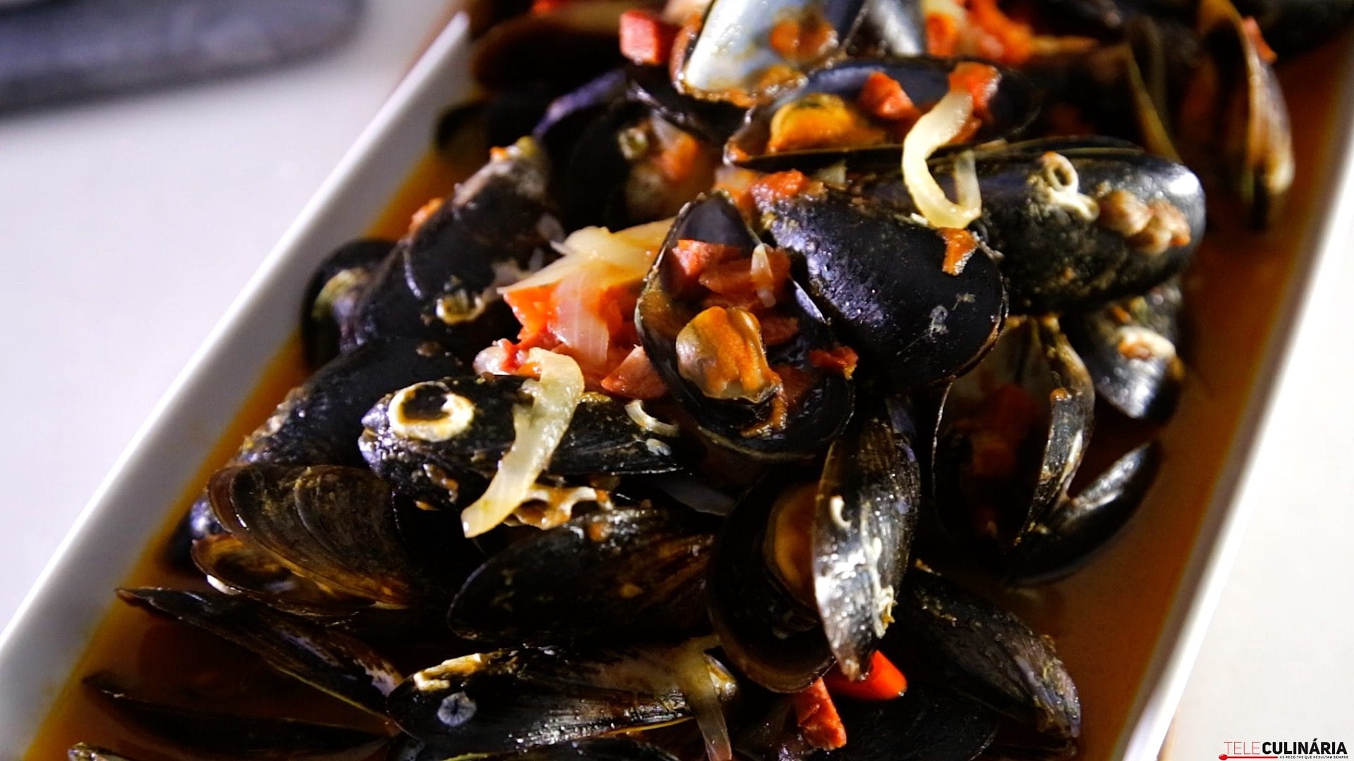 Mexilhões com chouriço
