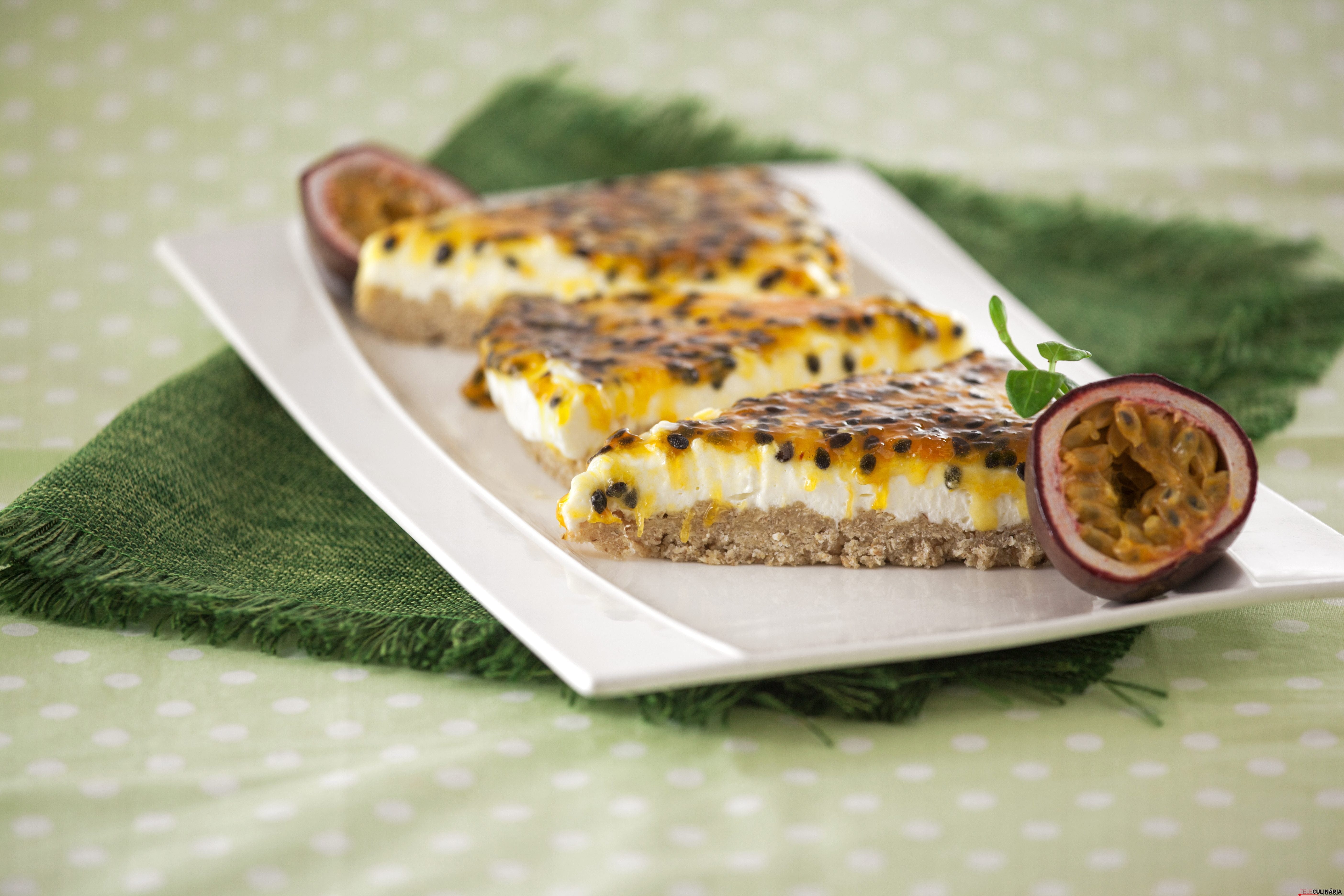 Cheesecake de maracujá e aveia