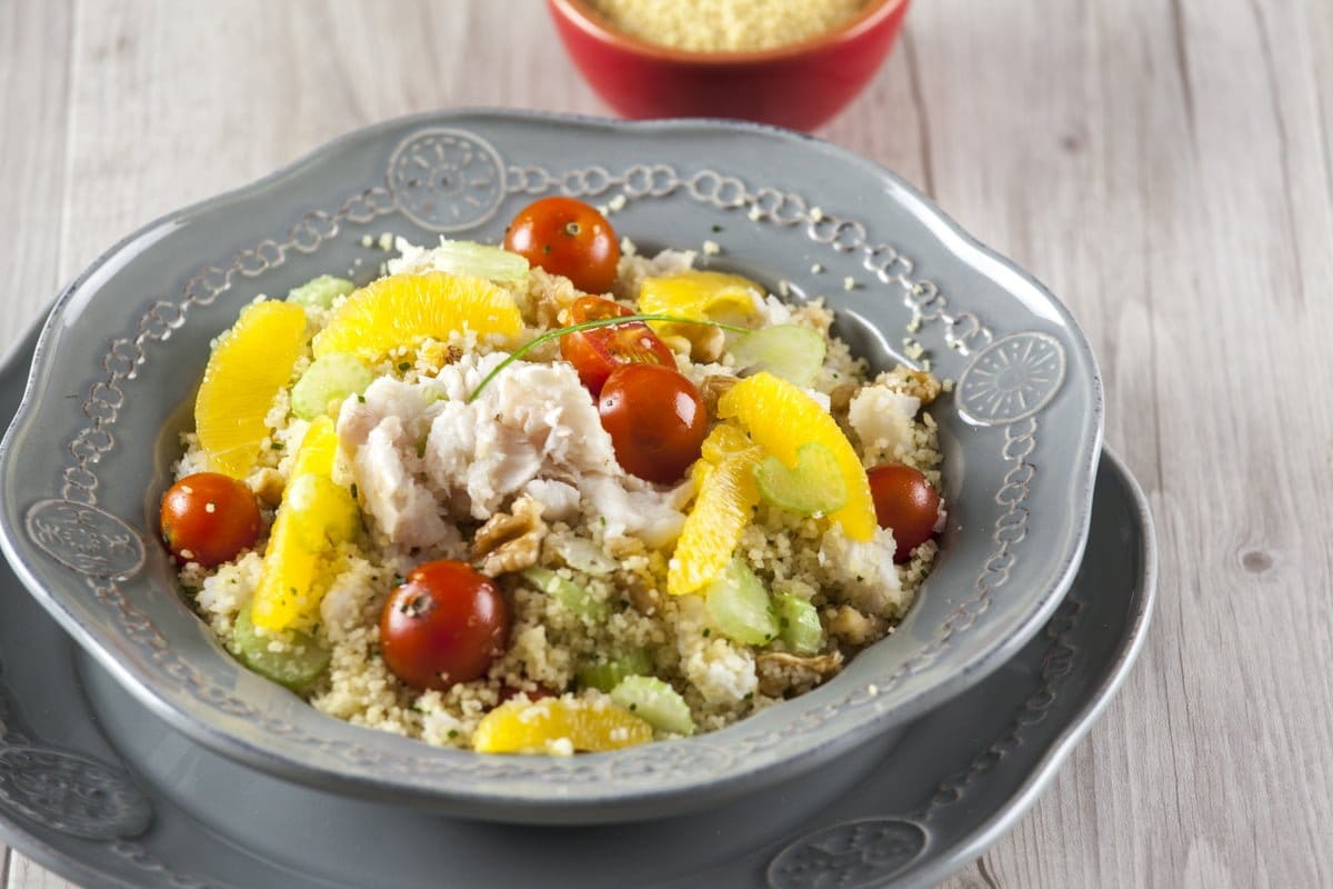 salada de cuscuz com peixe e laranja 1