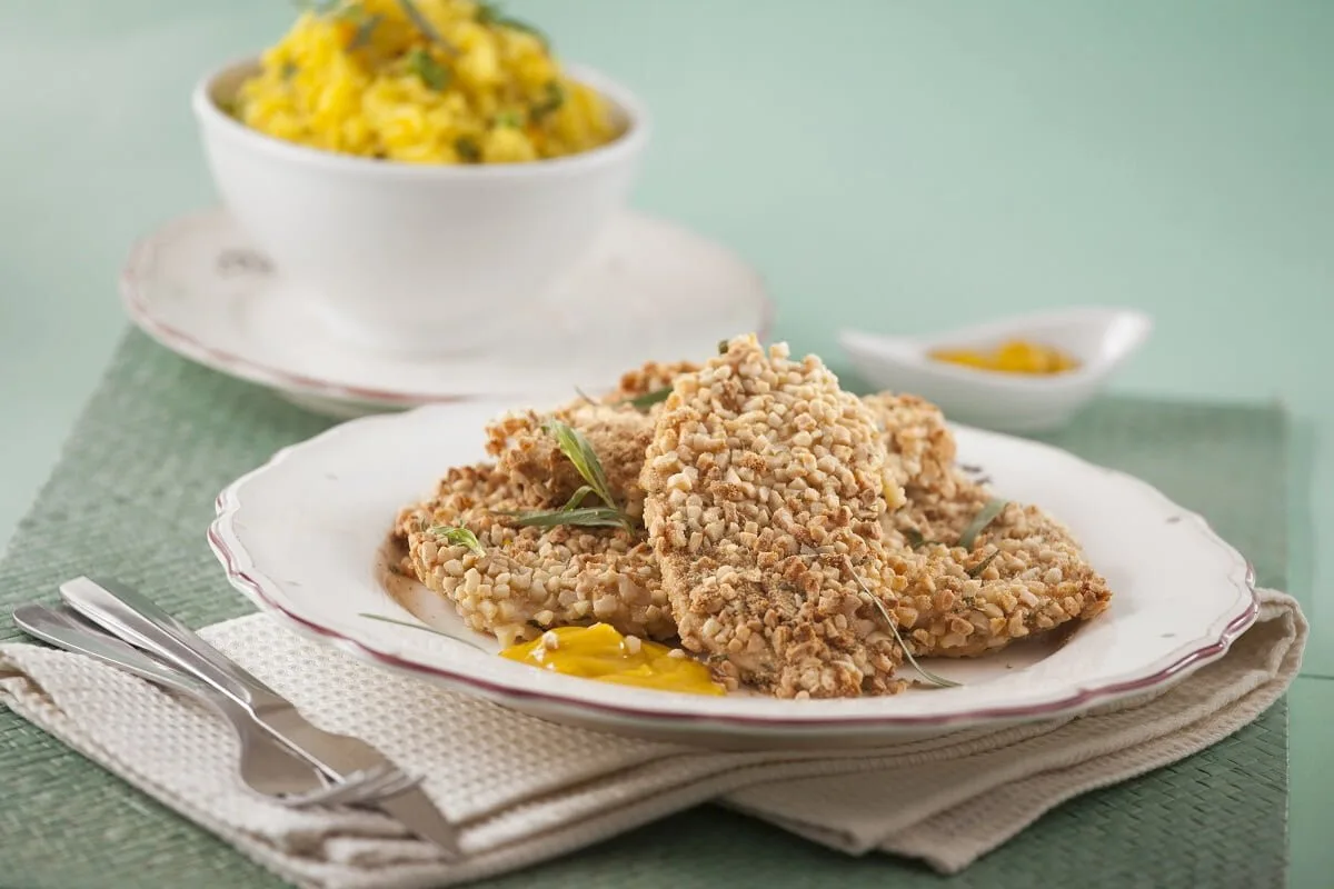 Bifes de frango com amêndoa no forno