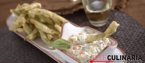 Peixinhos da horta com molho tártaro