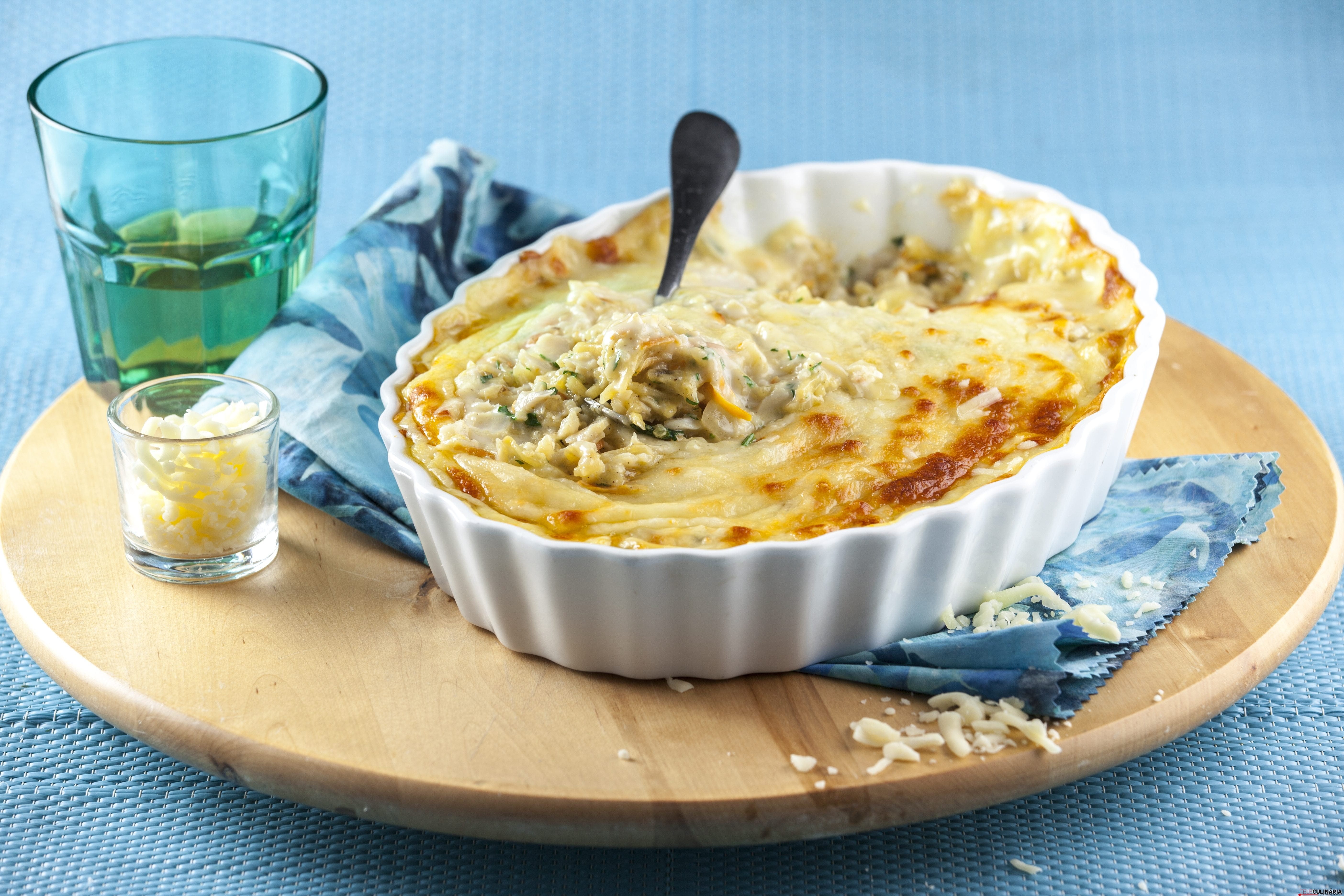 Gratinado de peixe com molho bechamel