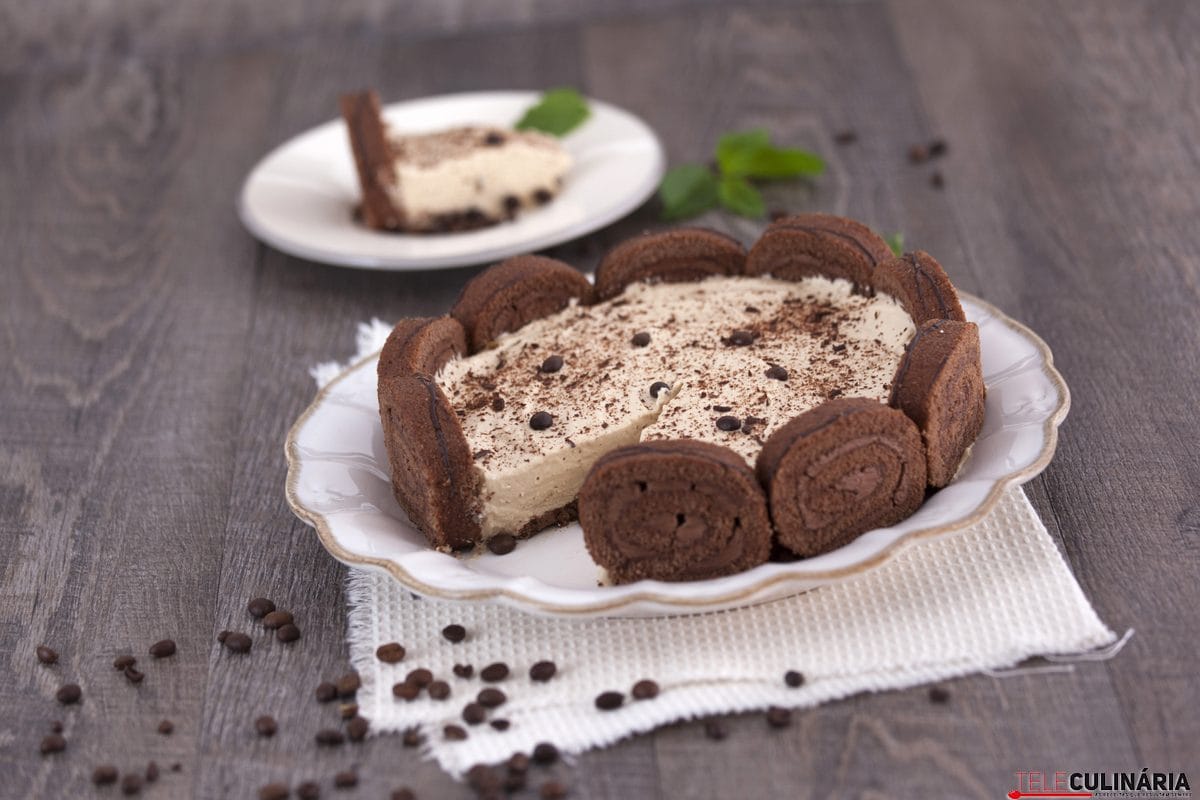 semifrio de café e torta de chocolate