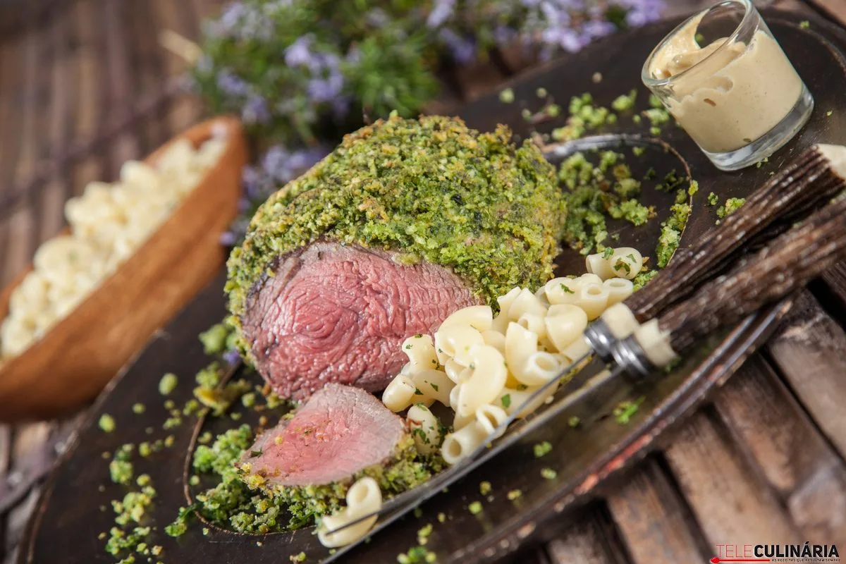 lombinho de vitela com crosta de mostarda e ervas
