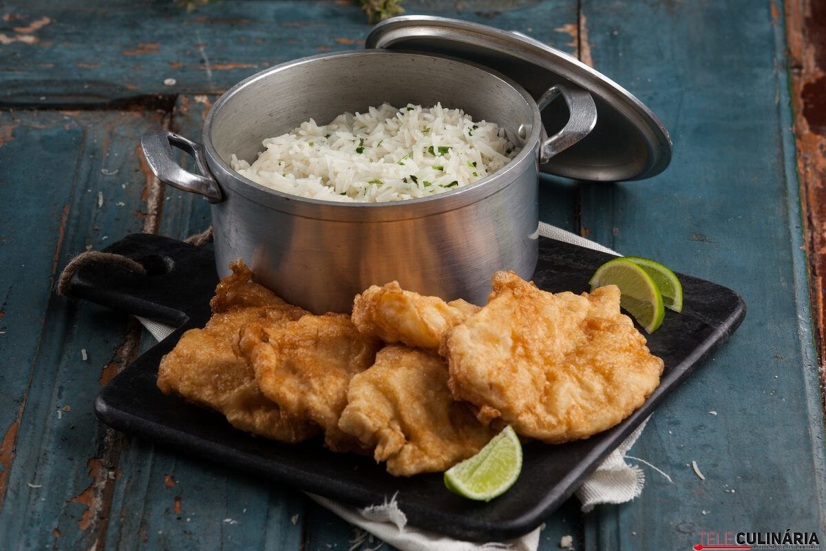 Filetes de pescada com arroz de coentros