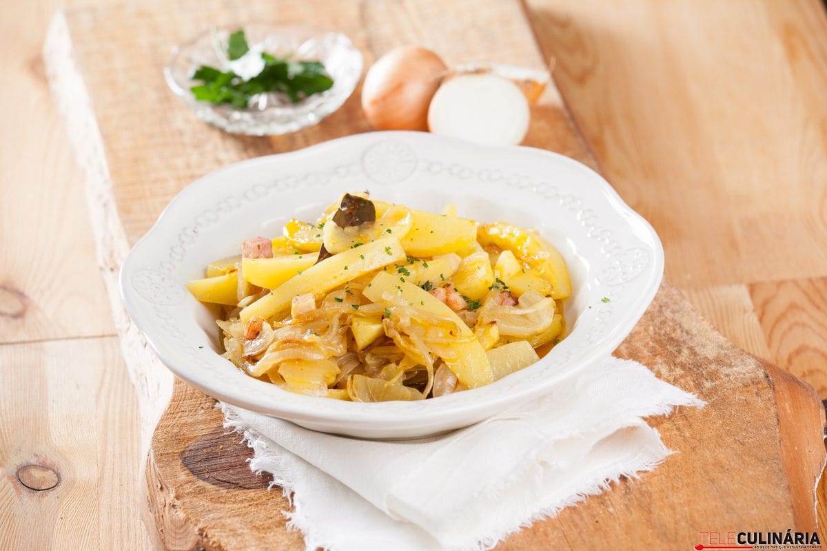 Batatas à padeiro com bacon