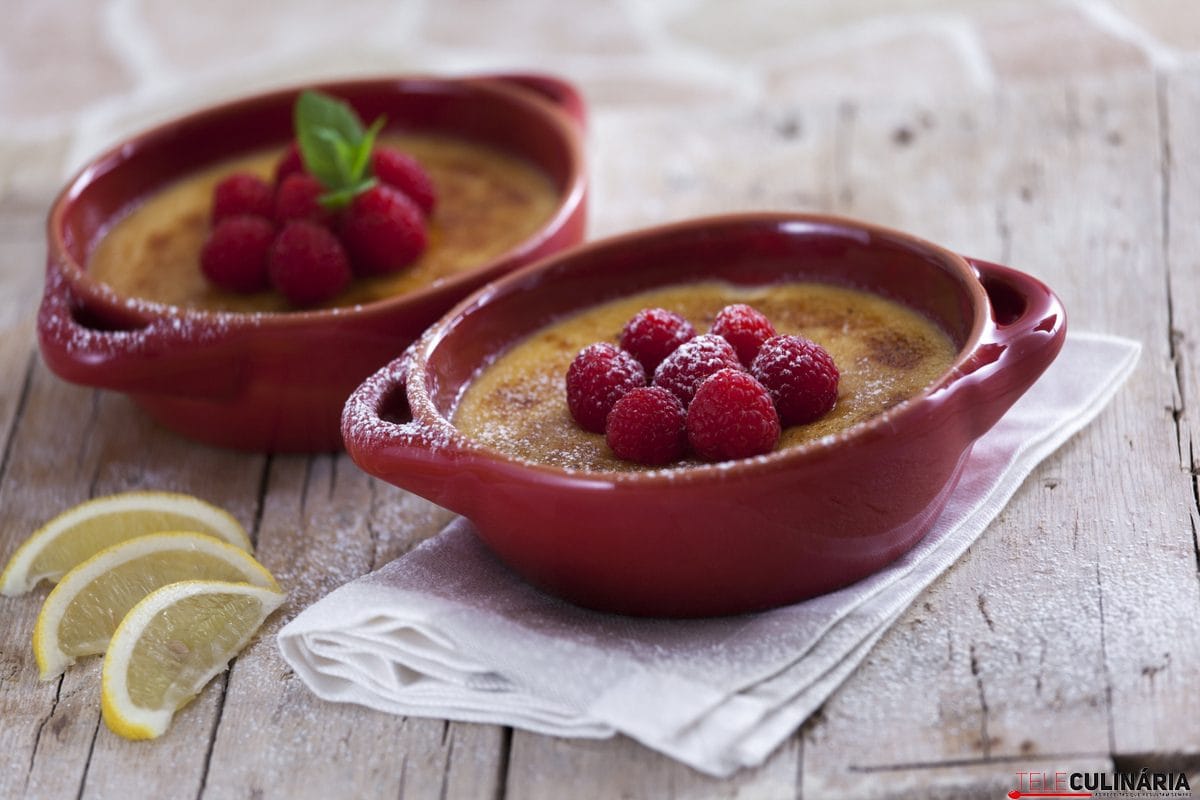 receita de Creme Brulee de Limão e Framboesas