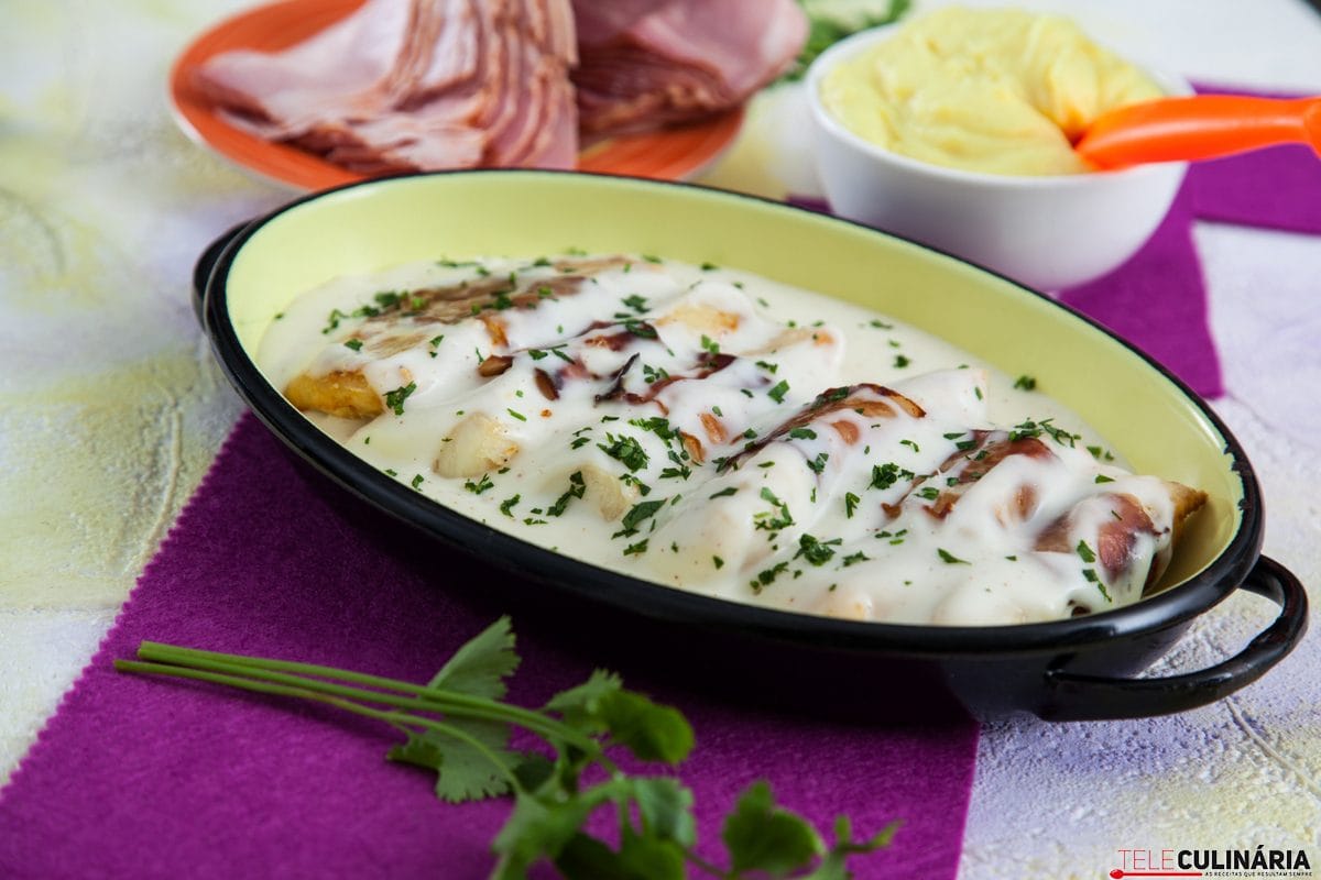 Mimos de pescada enrolados em bacon