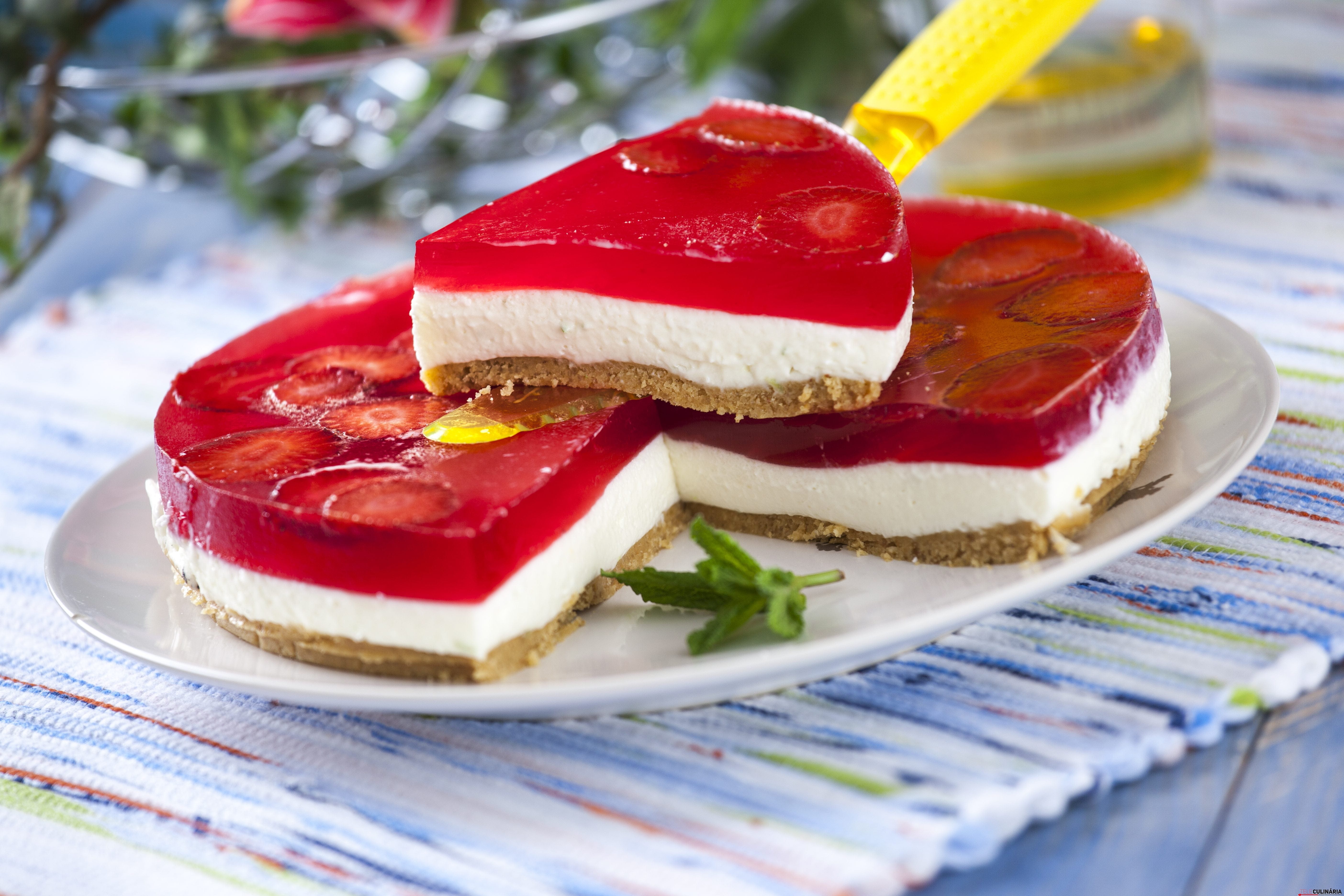 Semifrio de Morango e Gelatina