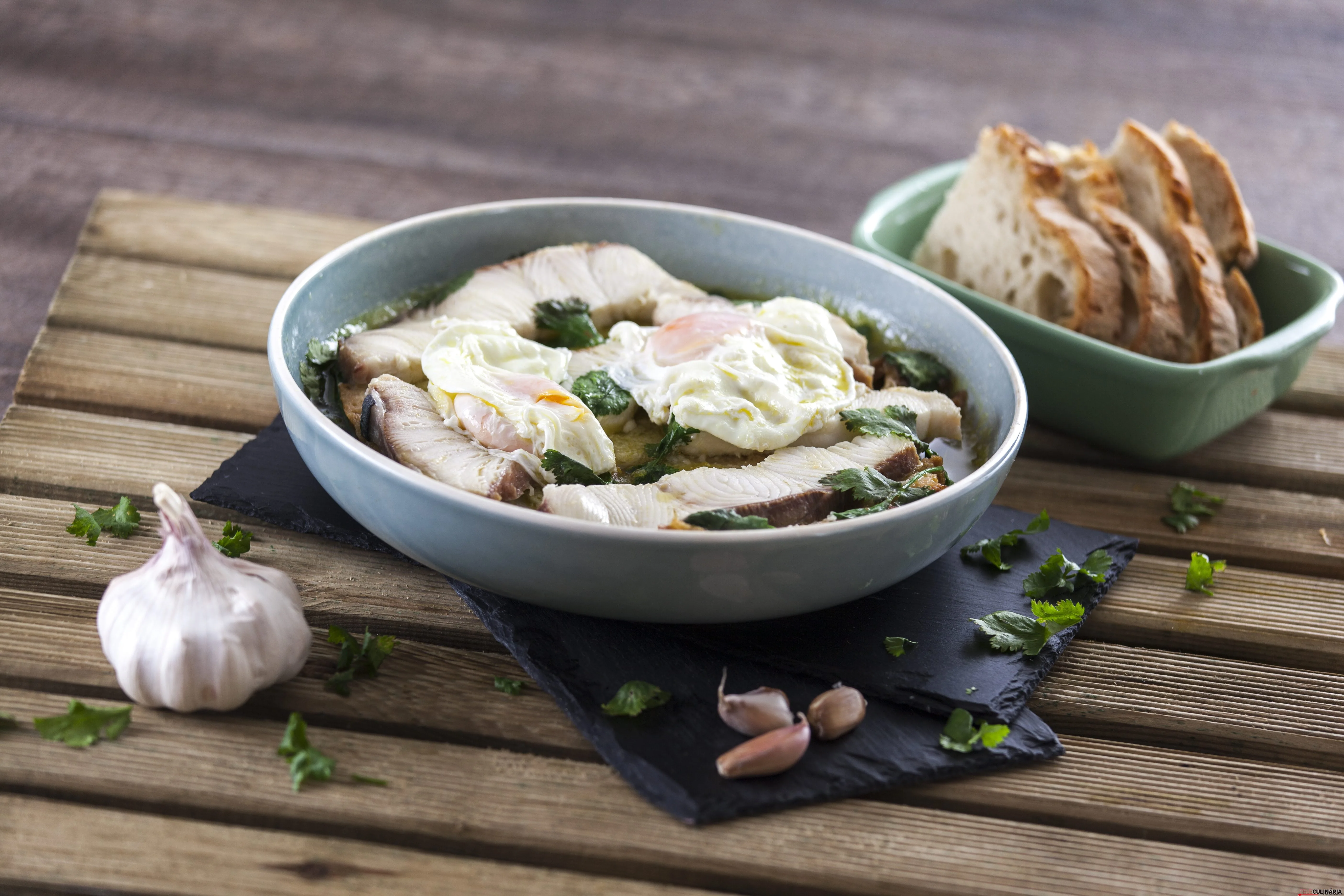 Açorda de cação e coentros