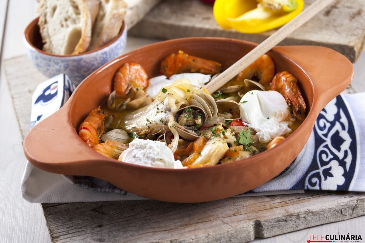 Caldeirada de peixe com ovos