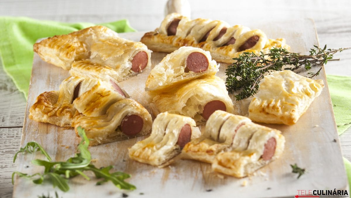 Folhados de salsicha com tomilho e limão