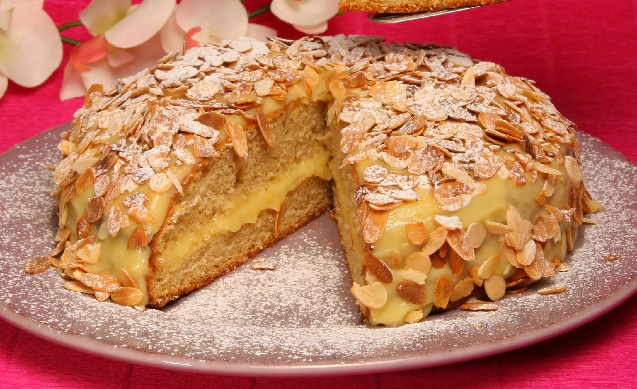 Bolo de canela com creme de pasteleiro