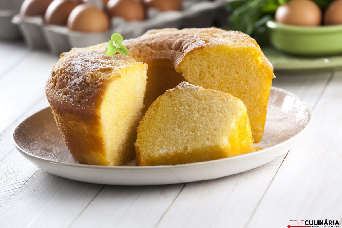 Bolo fofinho em calda