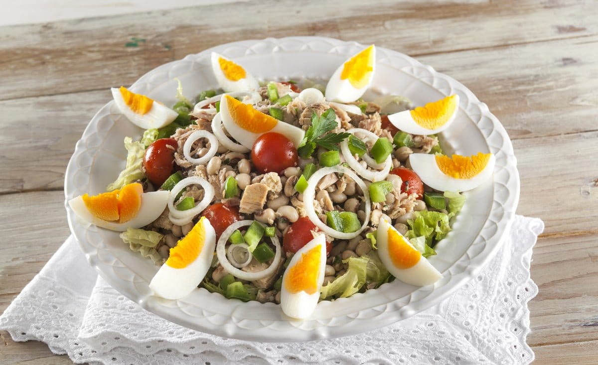 Salada de atum com feijão-frade