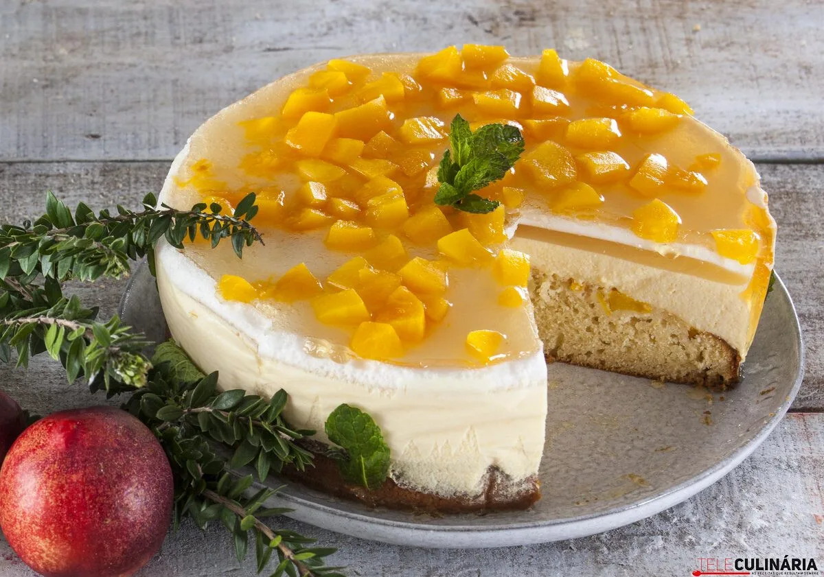 Semifrio de pêssego e gelatina