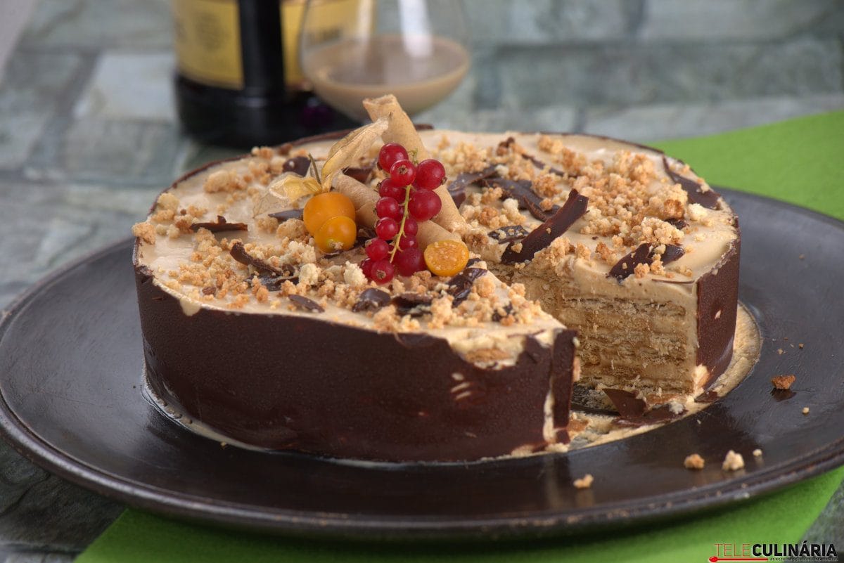 bolo de bolacha com creme de whisky