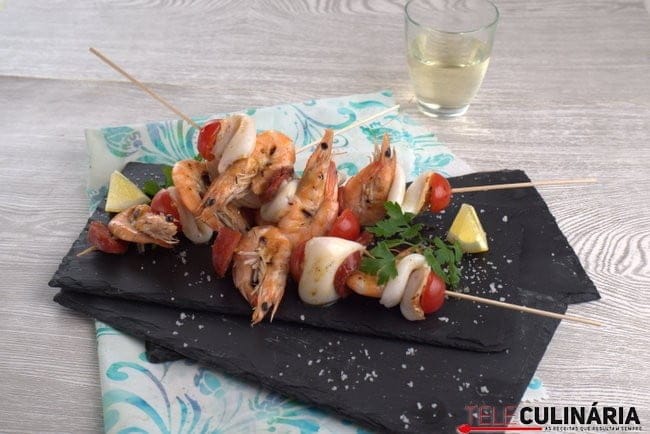 Espetadas de lulas e gambas