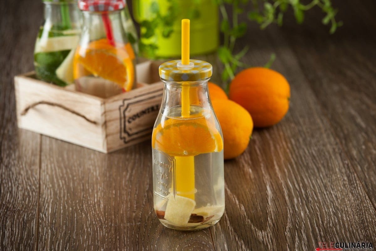 agua-aromatizada-com-laranja-1