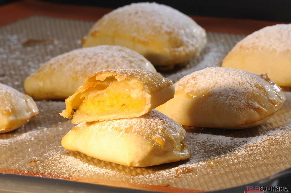 Pastéis de batata-doce com amêndoa