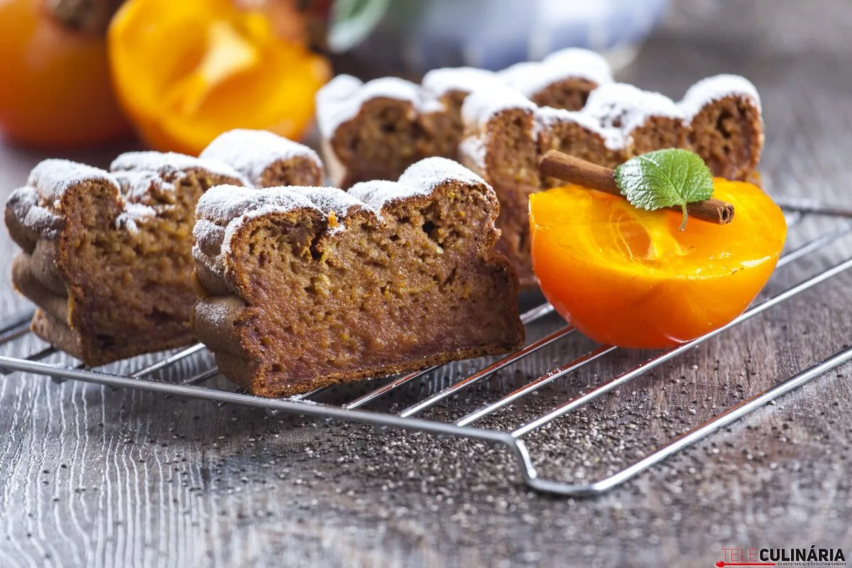 Bolo de dióspiros rápido