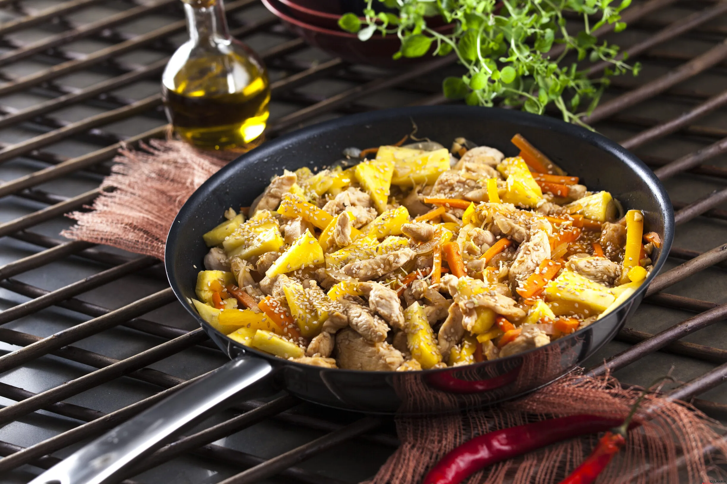 Tirinhas de frango salteadas