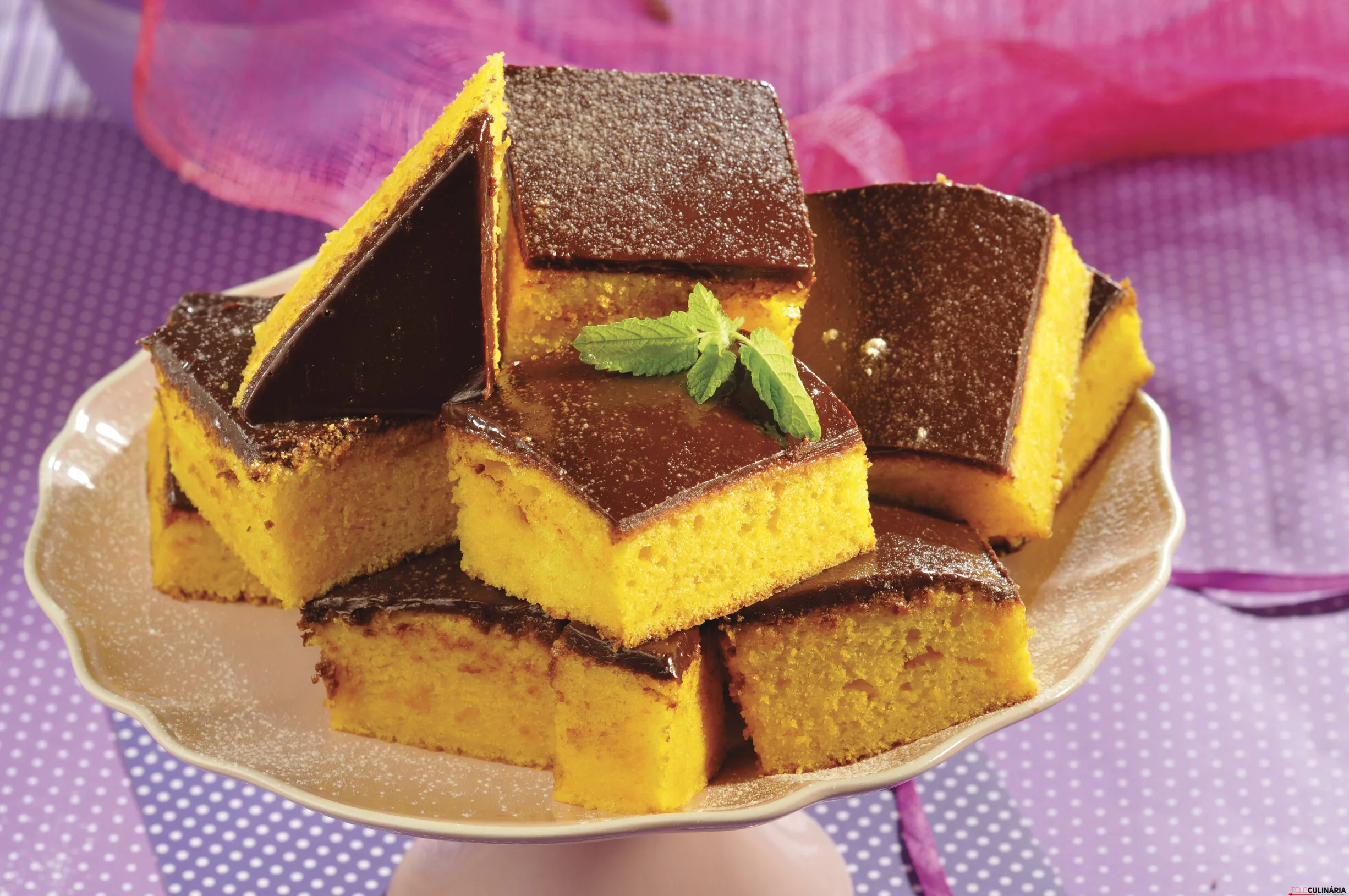 Bolo de cenoura com chocolate