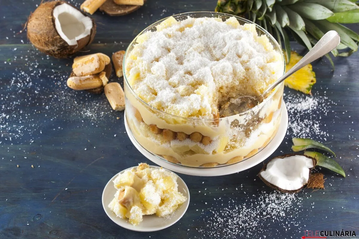 Para quem não sabe o que fazer com o ananás que comprou a semana passada (5 receitas com ananás)