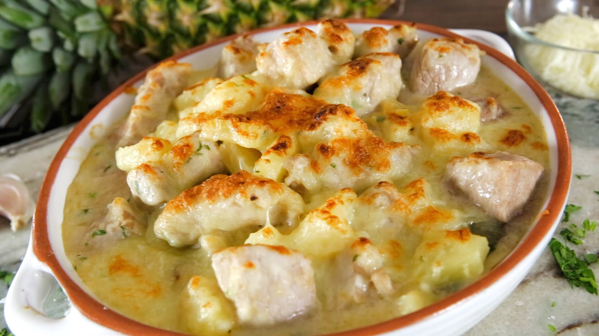 Gratinado de porco com ananás
