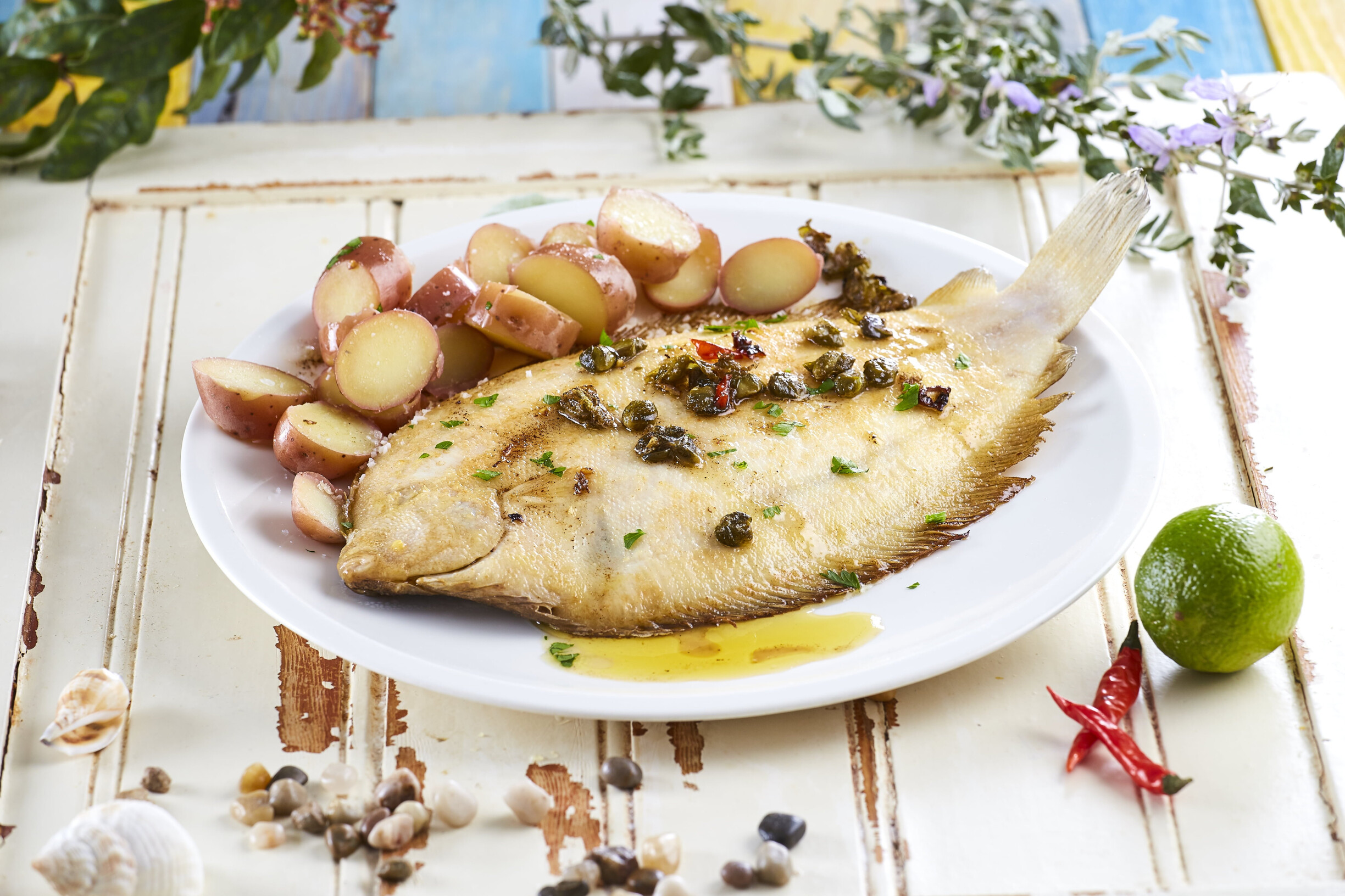 Linguadinhos com molho de alcaparras