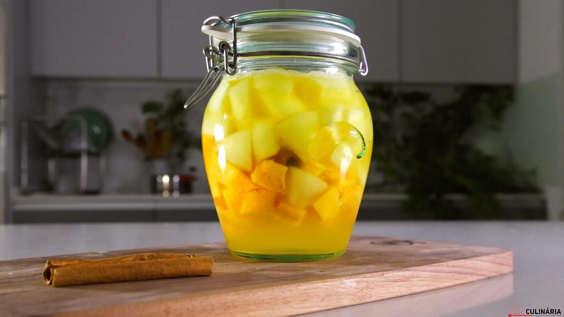 Conserva de manga e maçã