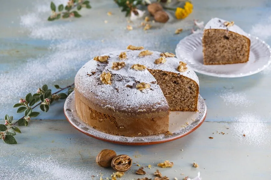 Bolo de natas e nozes