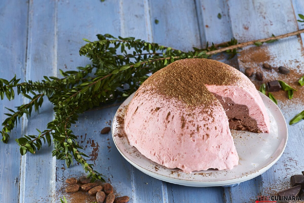 Cassata gelada de morango