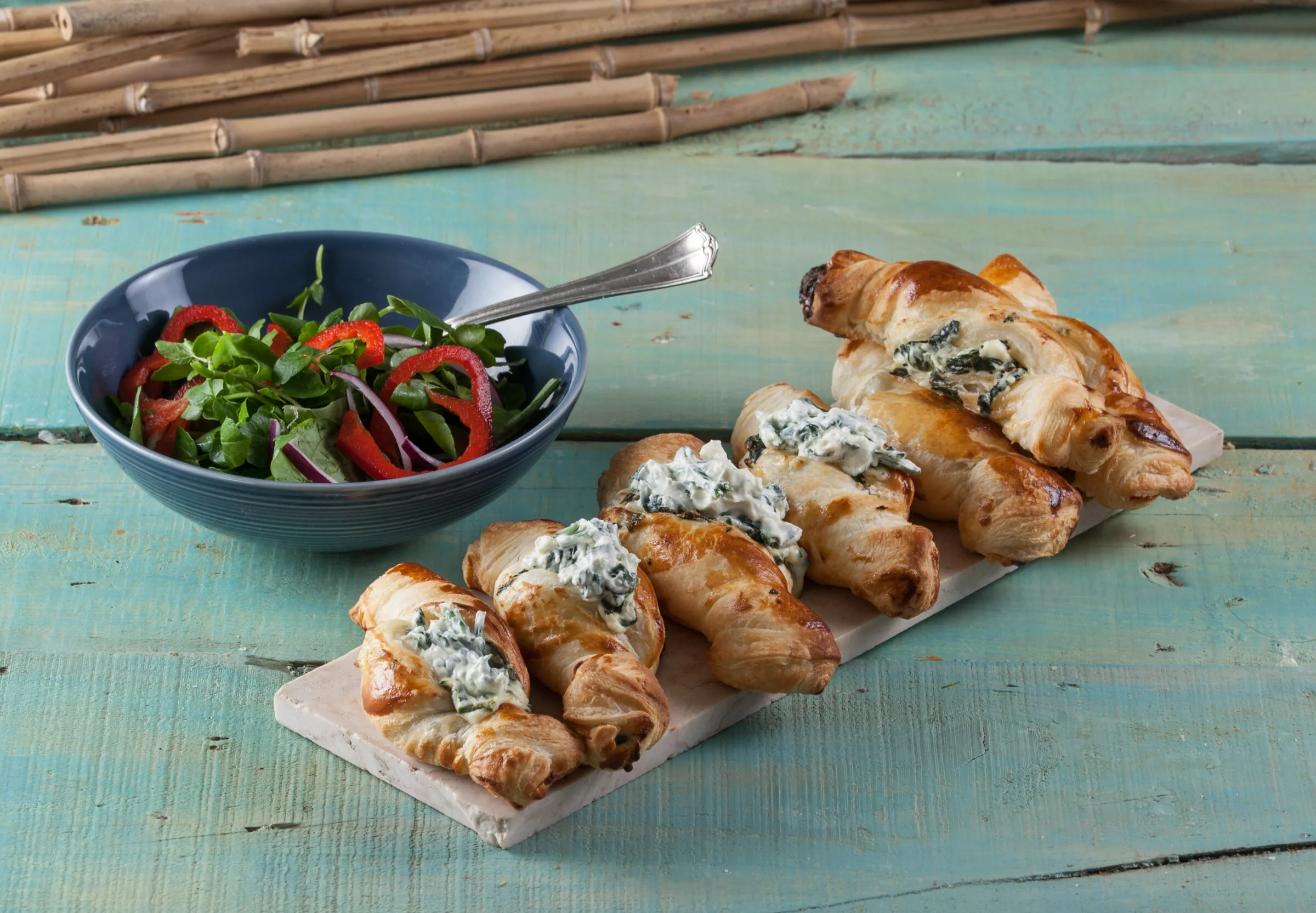 Rebuçados folhados com espinafres e queijo creme