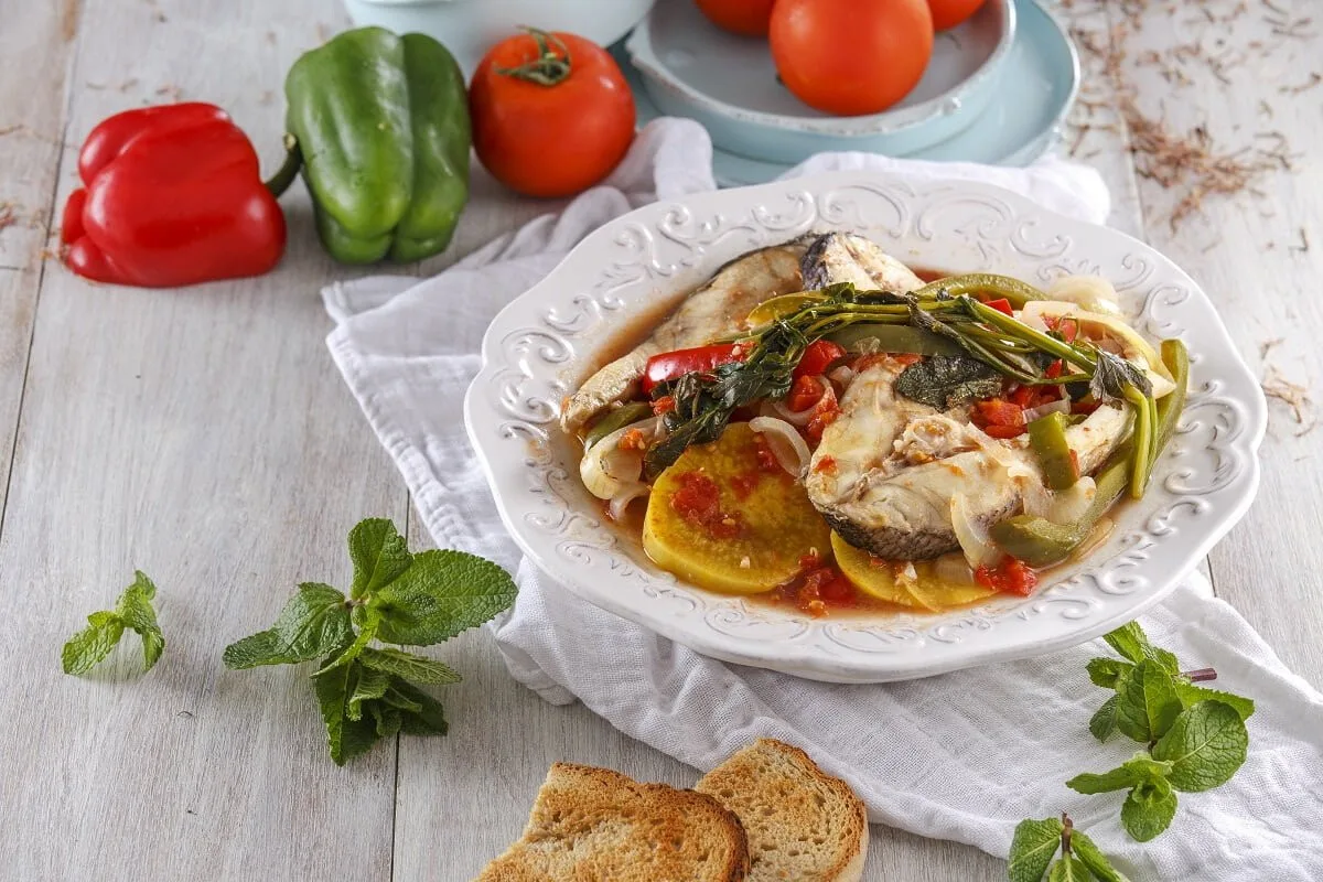 Caldeirada de garoupa com batata-doce