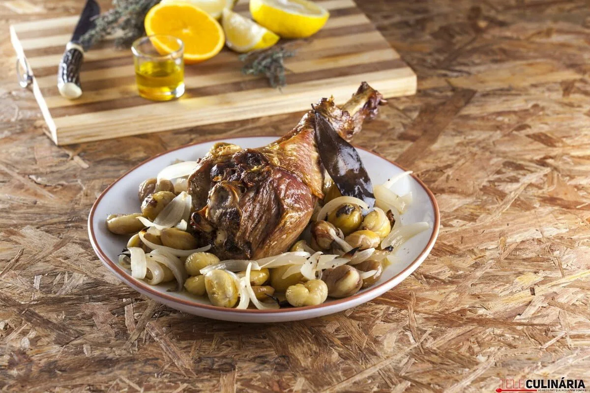 Perna de perú assada com castanhas