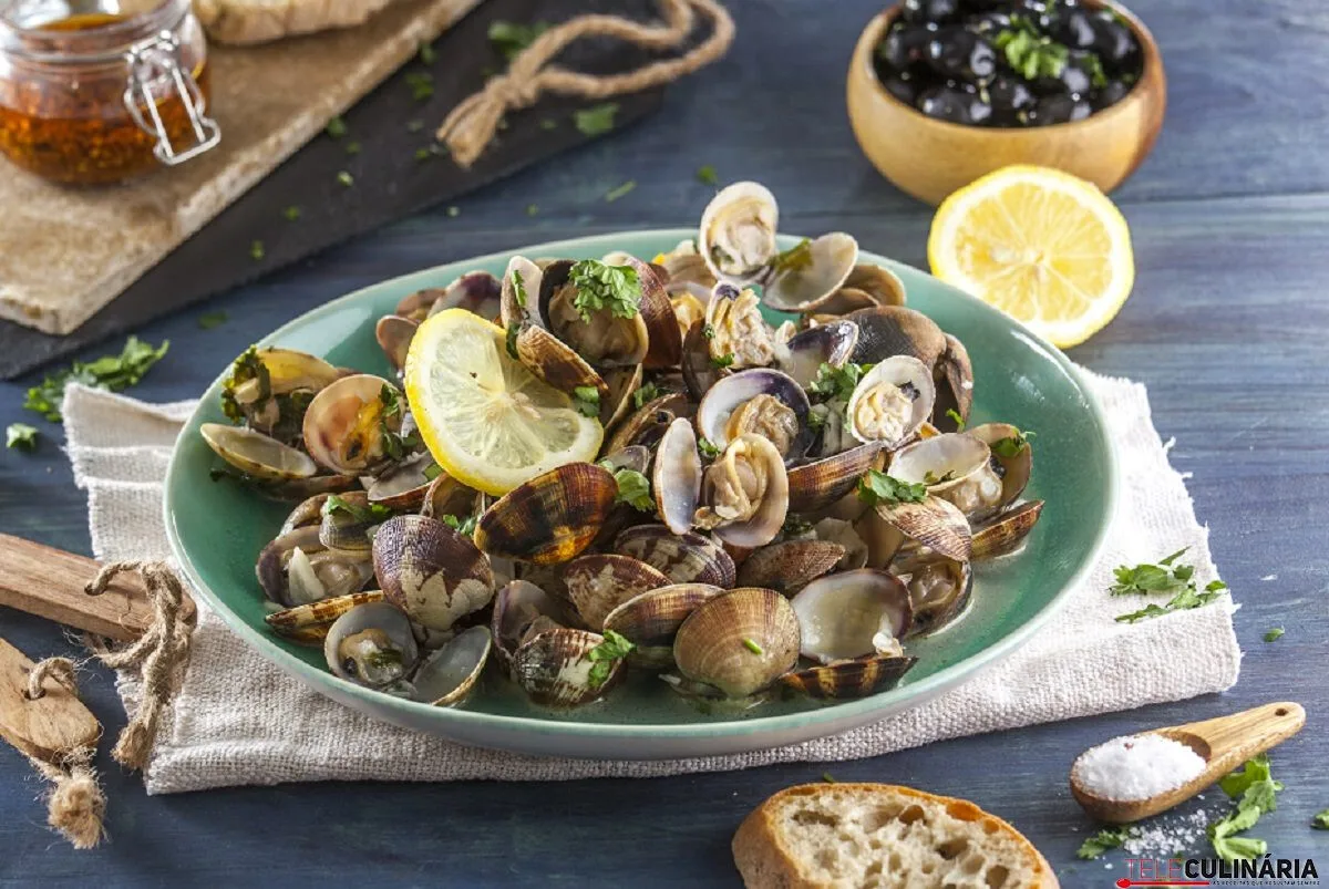 Receita de amêijoas à algarvia