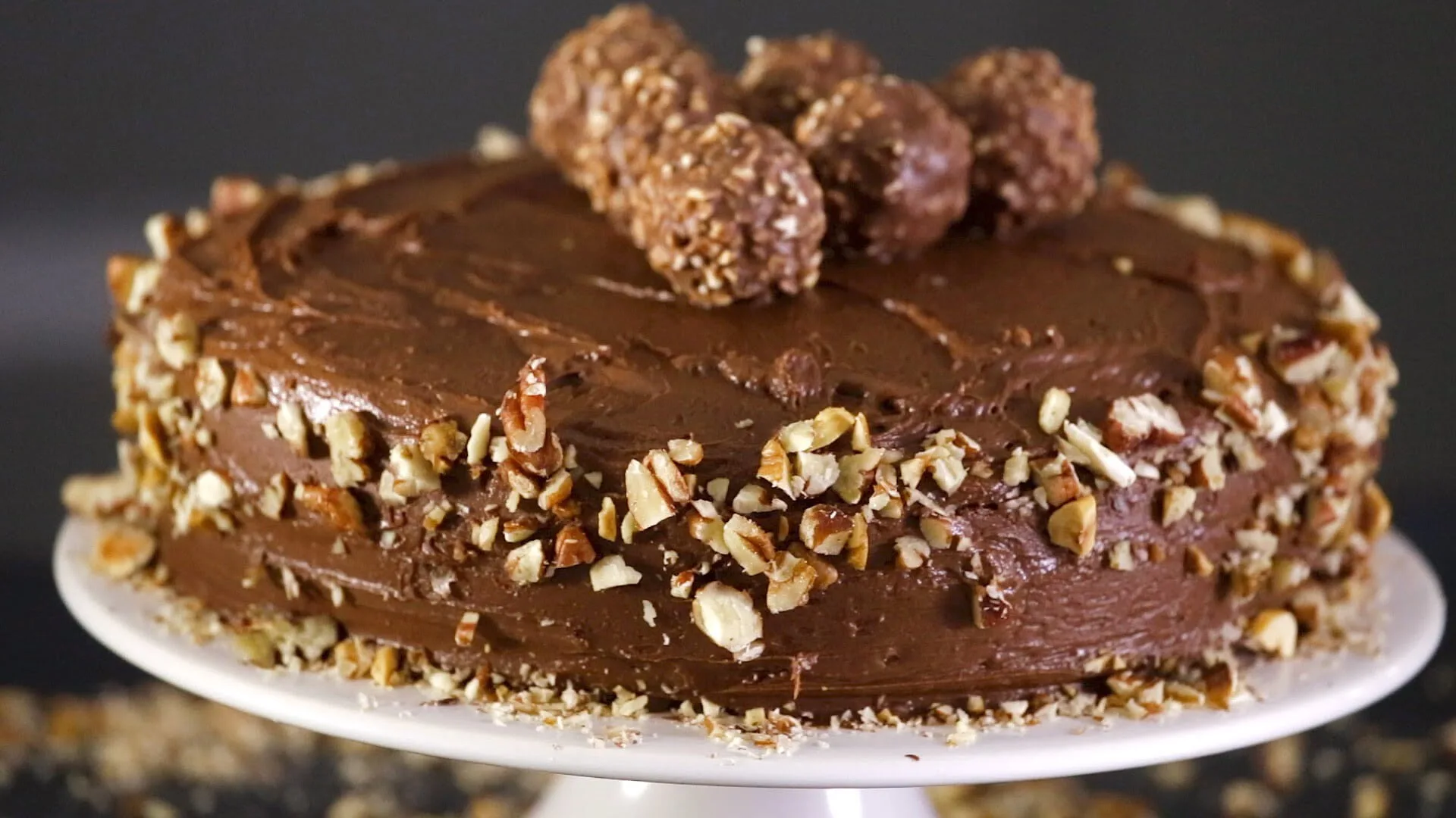 Bolo com creme de avelãs