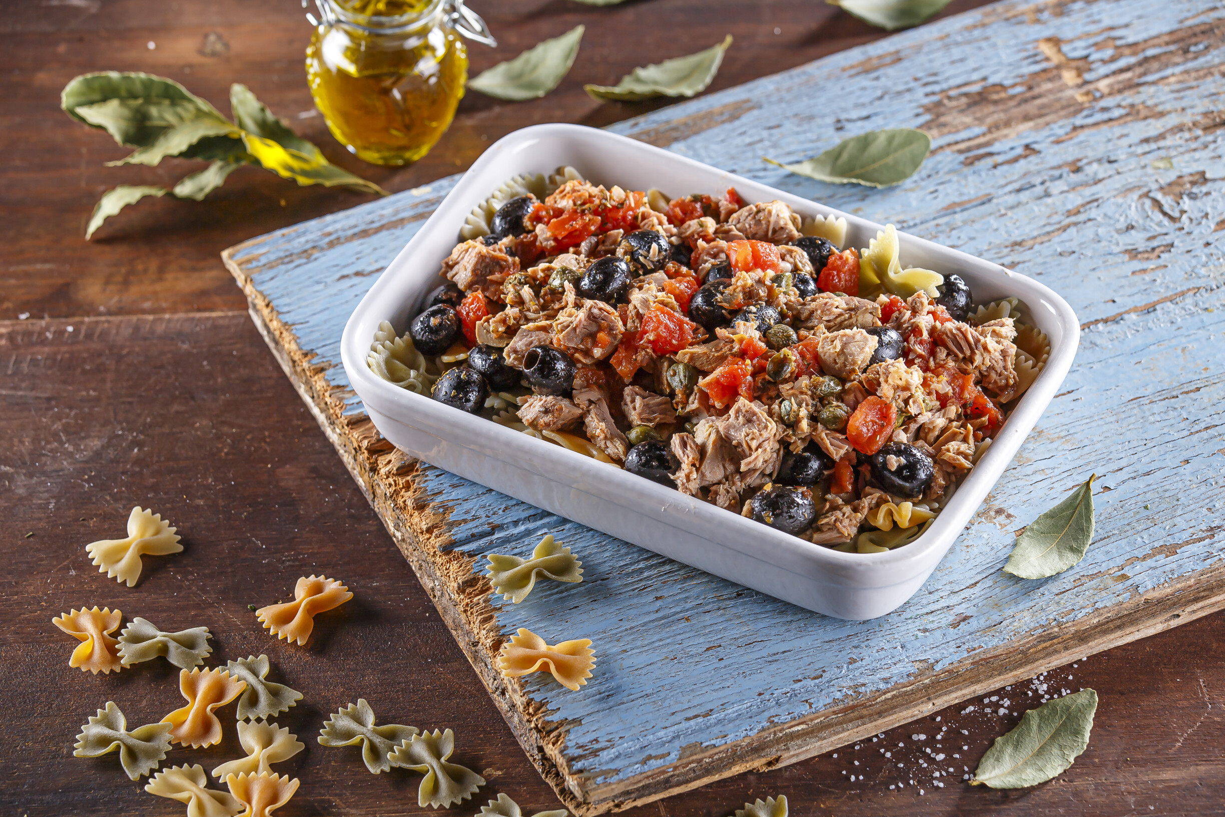 Massa de atum putanesca