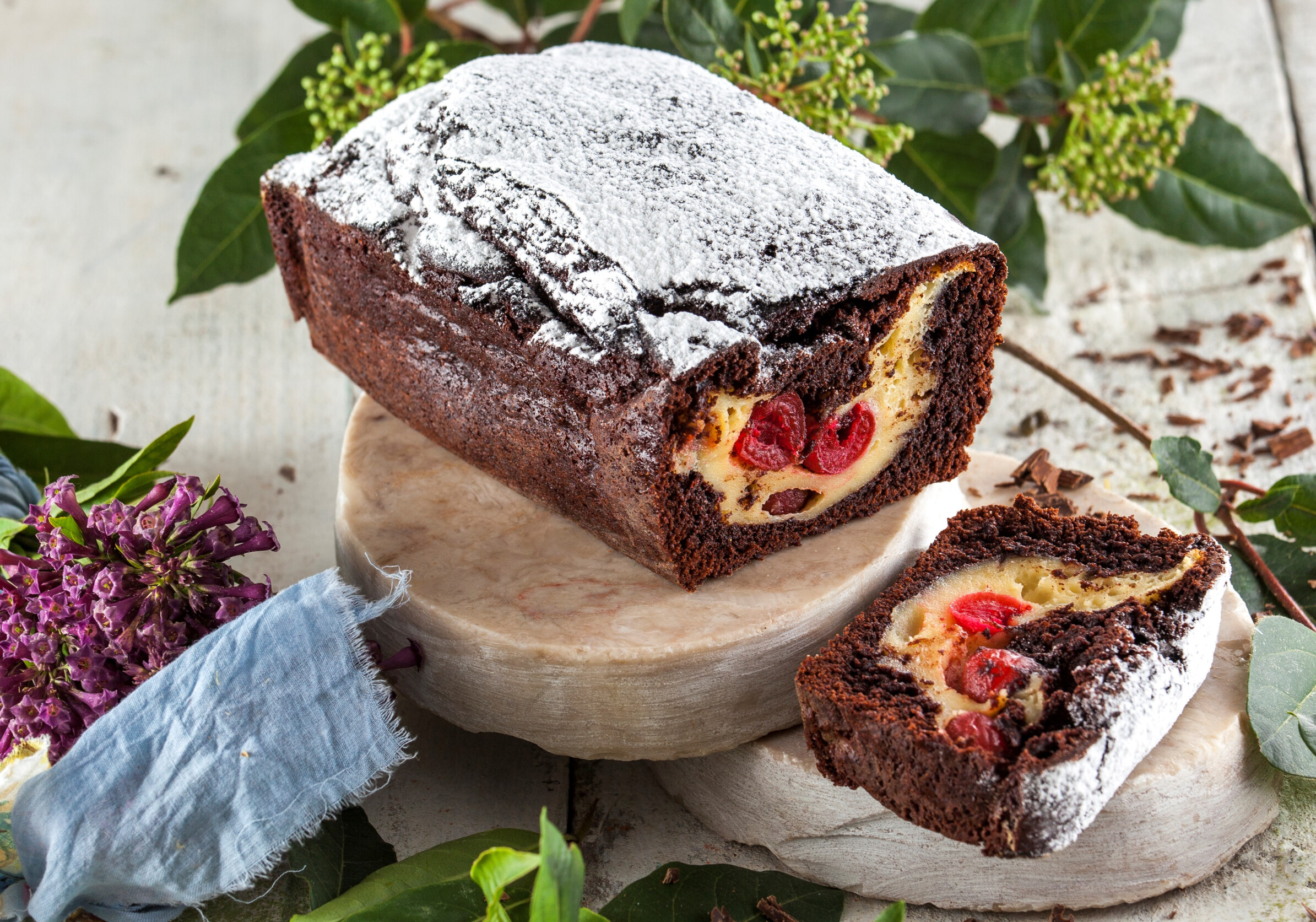 Bolo de cheesecake e cereja