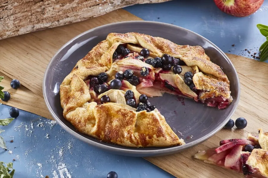 Galette de maçã e mirtilos