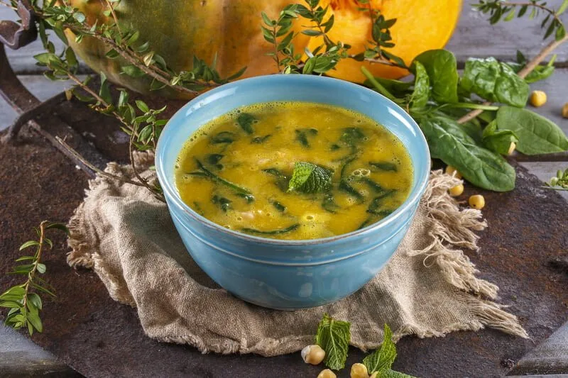 Creme de grão com espinafres