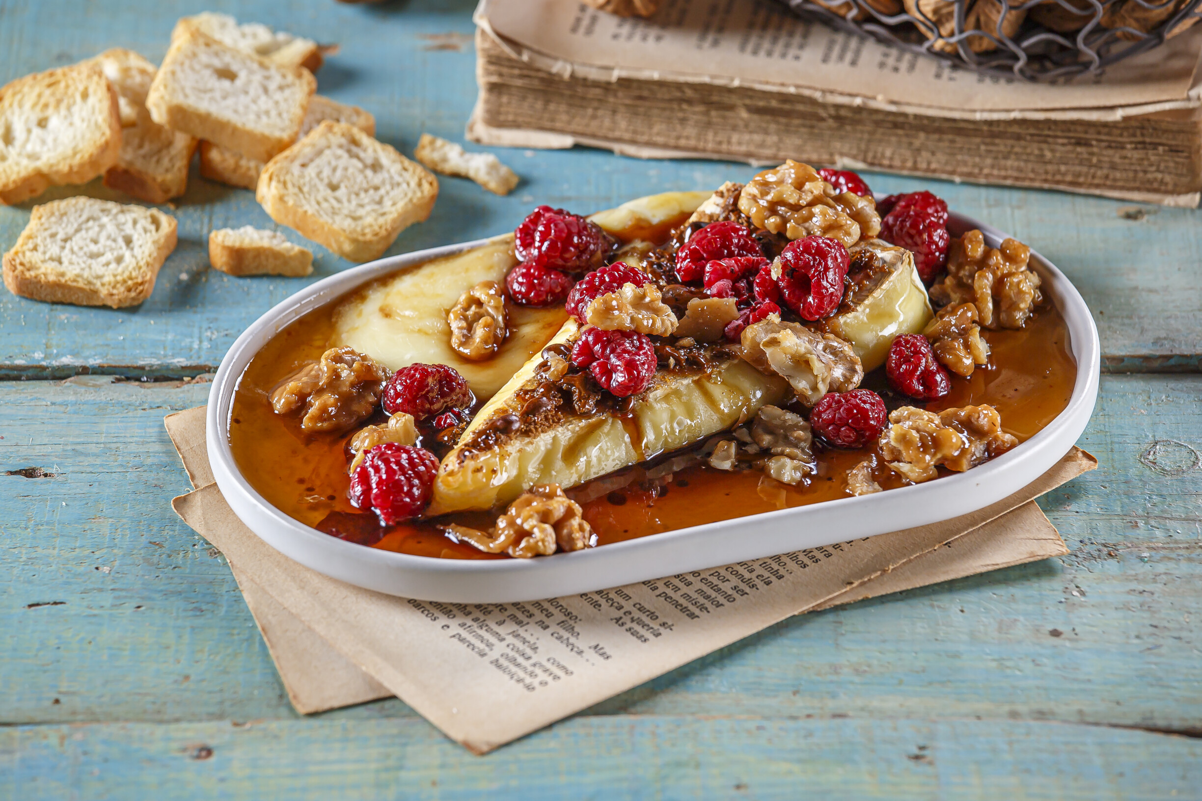 Brie no forno com framboesas