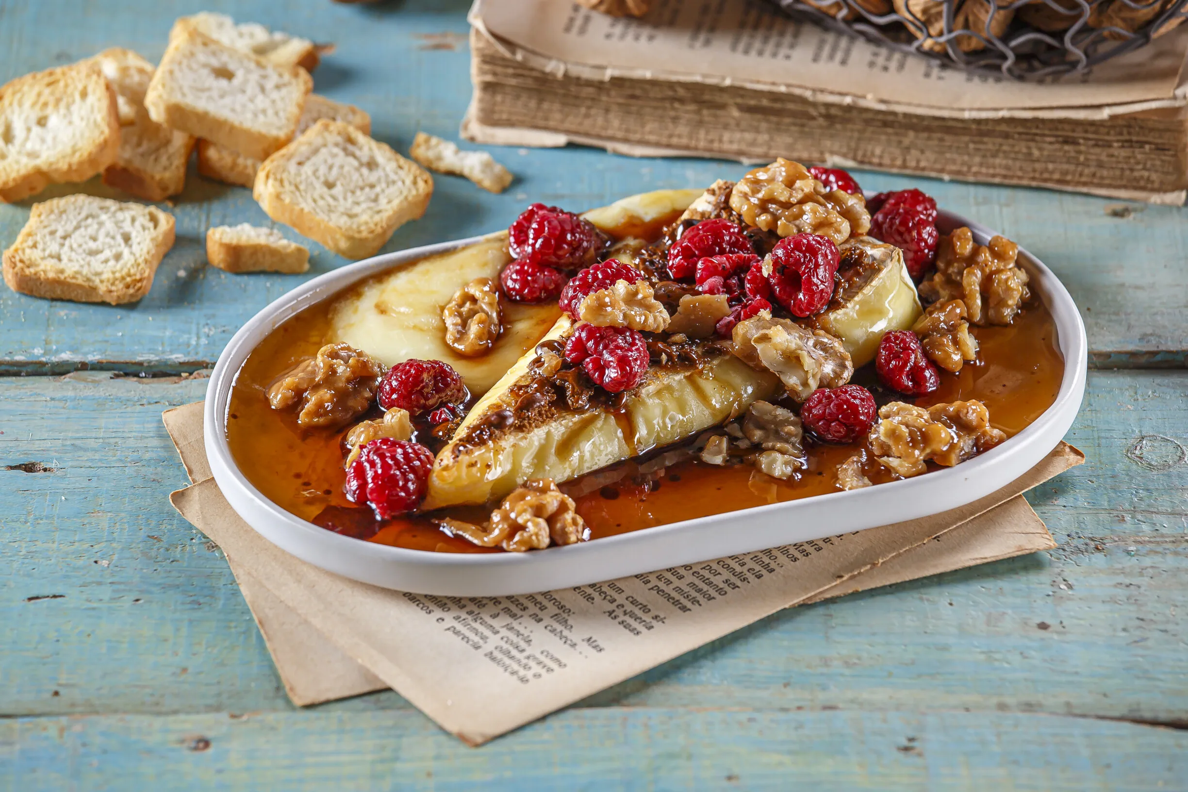 Brie no forno com framboesas